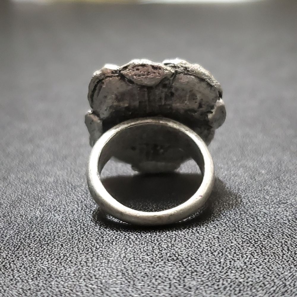 Chunky silver tone flower ring size 7.25 - Picture 5 of 8